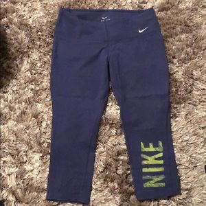 Nike cropped dri-fit leggings size S